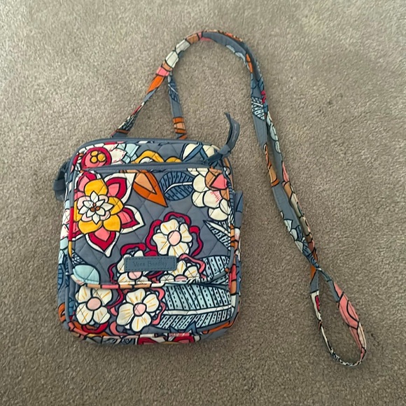 Vera Bradley Handbags - Vera Bradley crossbody